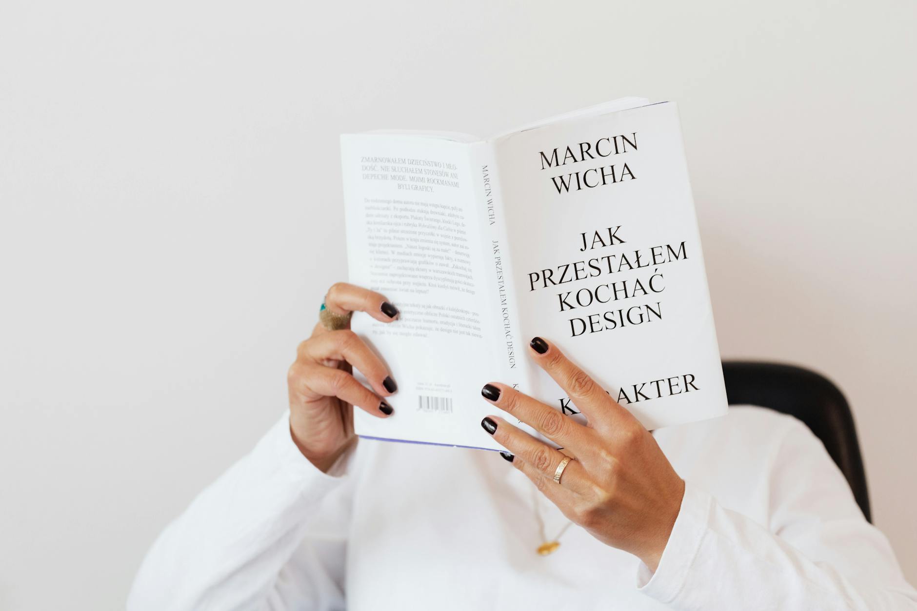 Samochód elektryczny dla małej firmy usługowej – jak dobrać model, baterię i sposób ładowania